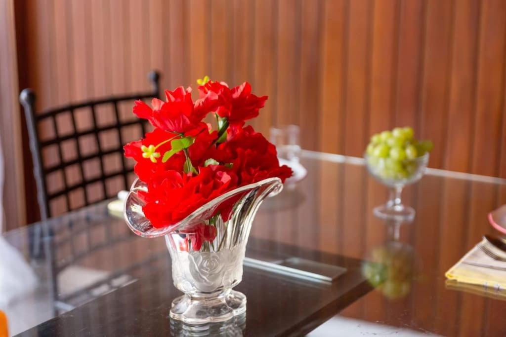 Chez Mo Apartment เลอเชอส์เนย์ ภายนอก รูปภาพ