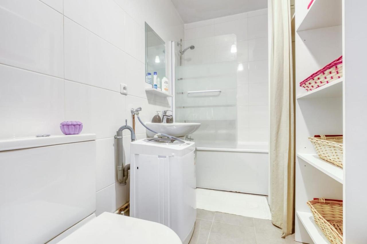 Chez Mo Apartment เลอเชอส์เนย์ ภายนอก รูปภาพ